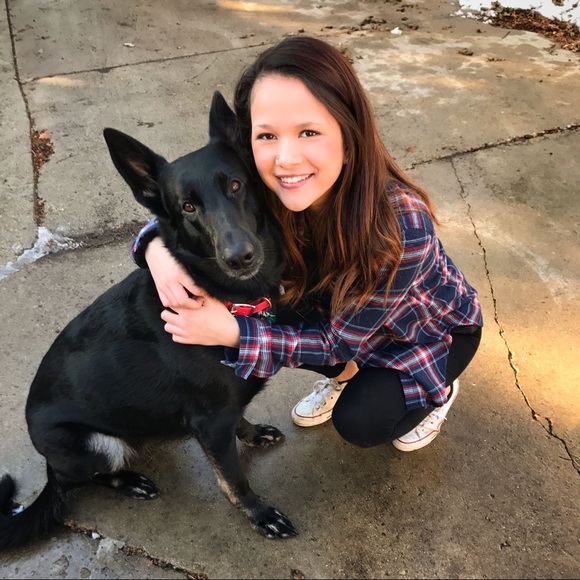 Meet your Posher, Erika ⭐️ - Picture 3 of 5